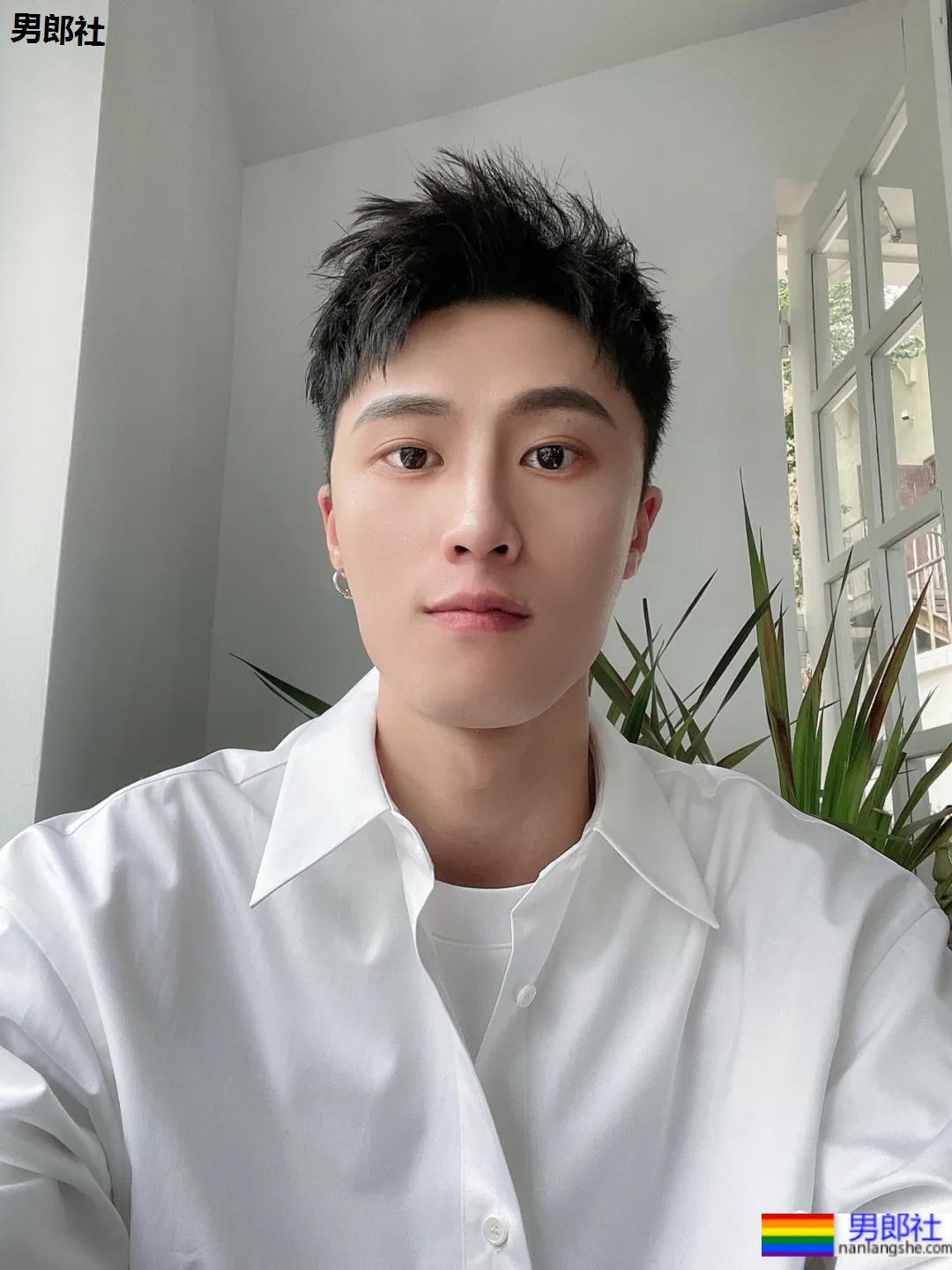 制服男生yyds!中了189CM大长腿正装男模的毒! - 51虹马 制服男生yyds!中了189CM大长腿正装男模的毒! - 51虹马