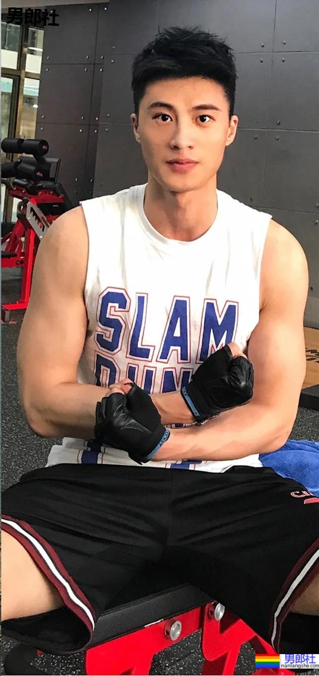 制服男生yyds!中了189CM大长腿正装男模的毒! - 51虹马 制服男生yyds!中了189CM大长腿正装男模的毒! - 51虹马