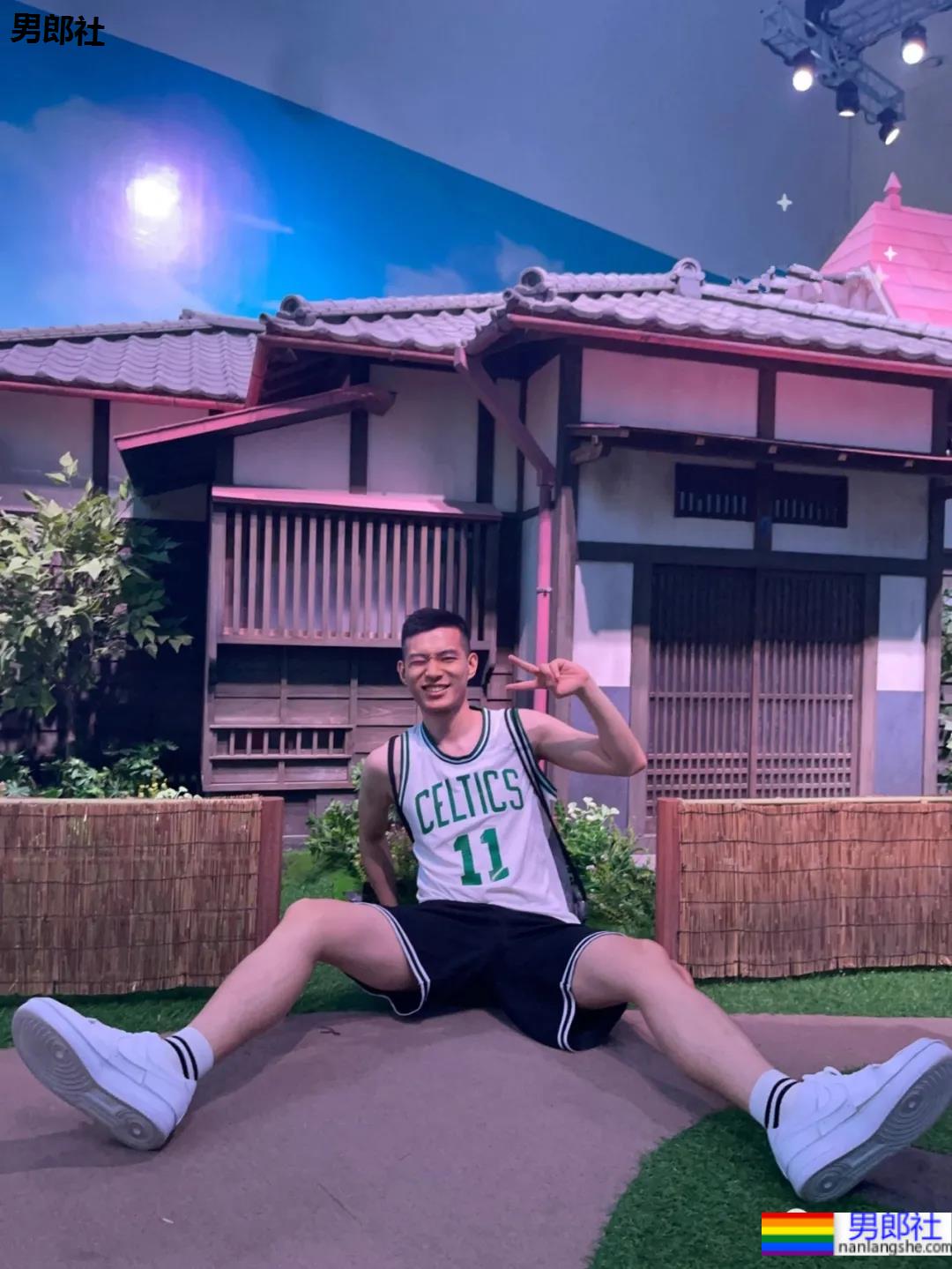 寸头体育生“不守男德”自拍火了，186高鼻梁运动帅哥不只是腿长！-51虹马