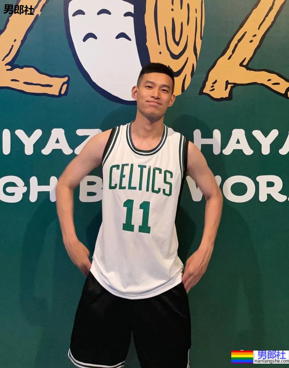 寸头体育生“不守男德”自拍火了，186高鼻梁运动帅哥不只是腿长！ - 51虹马