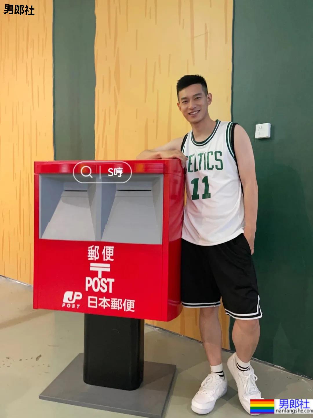 寸头体育生“不守男德”自拍火了，186高鼻梁运动帅哥不只是腿长！ - 51虹马