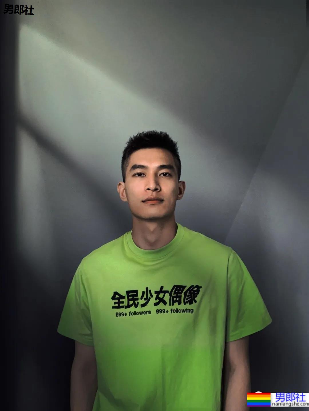 寸头体育生“不守男德”自拍火了，186高鼻梁运动帅哥不只是腿长！ - 51虹马