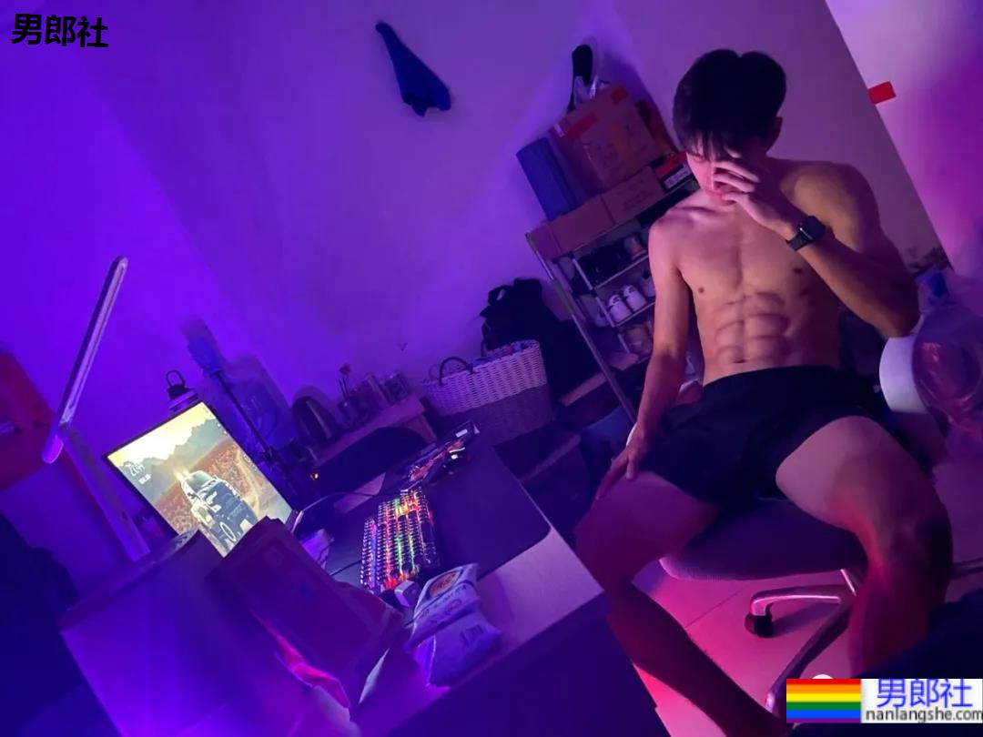 03年185CM腹肌体育生,嗷呜超凶! - 51虹马 03年185CM腹肌体育生,嗷呜超凶! - 51虹马