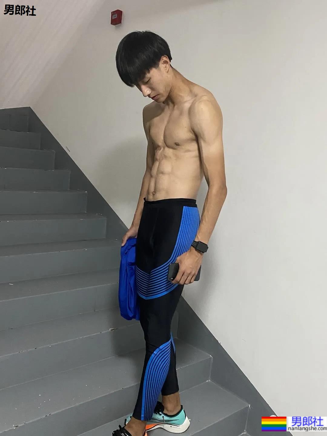 03年185CM腹肌体育生,嗷呜超凶! - 51虹马 03年185CM腹肌体育生,嗷呜超凶! - 51虹马