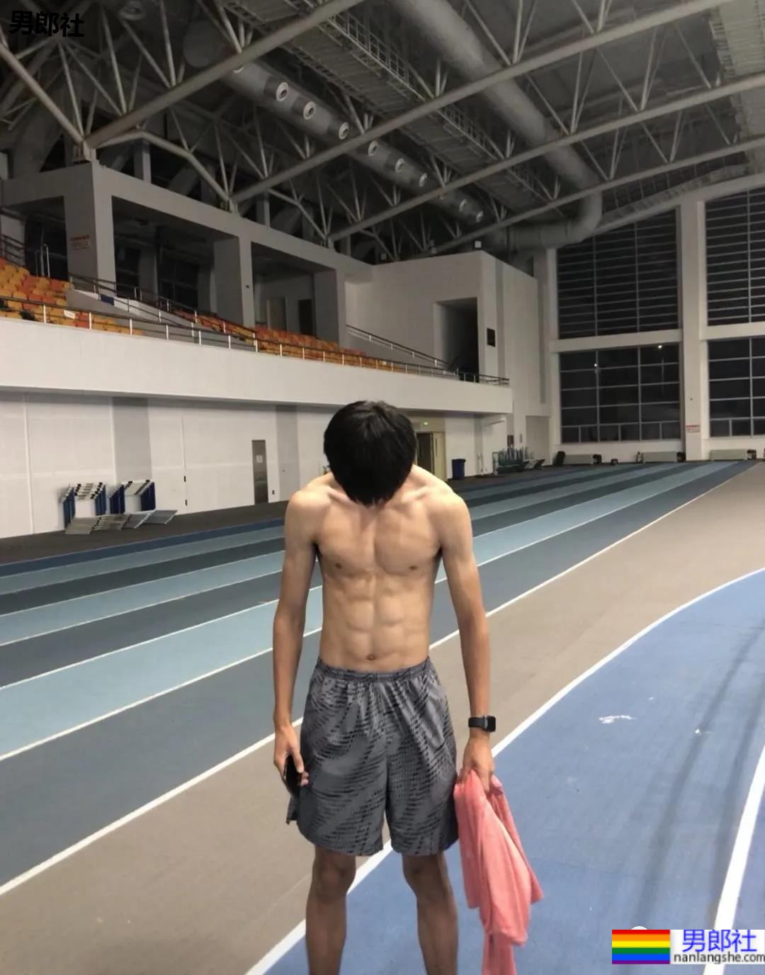 03年185CM腹肌体育生,嗷呜超凶! - 51虹马 03年185CM腹肌体育生,嗷呜超凶! - 51虹马