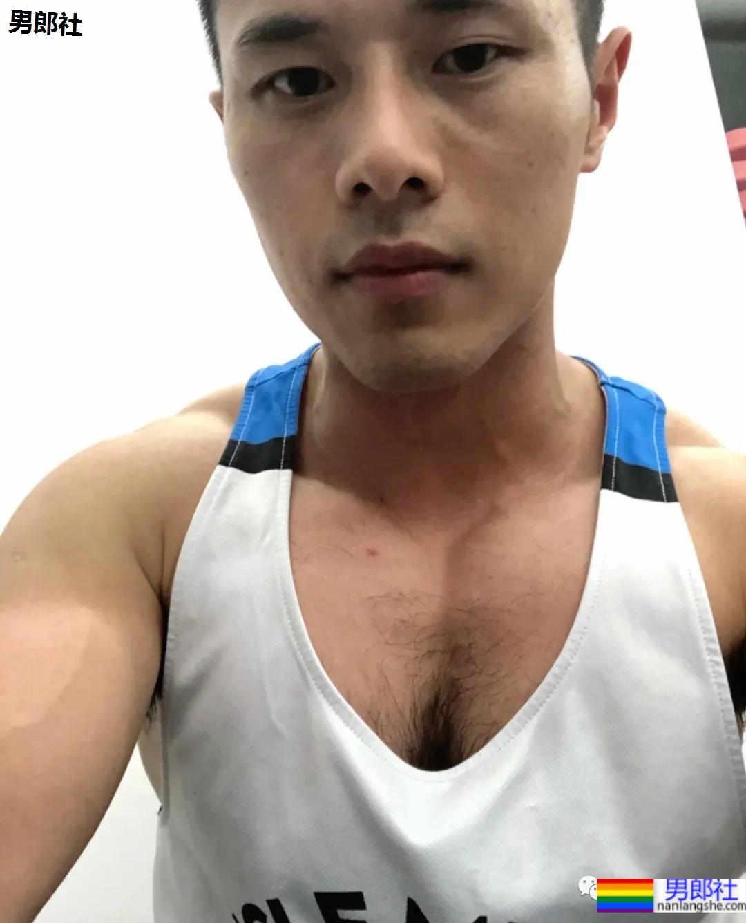 胸毛长满腹部的网红肌肉男，男性荷尔蒙到底有多浓！-51虹马