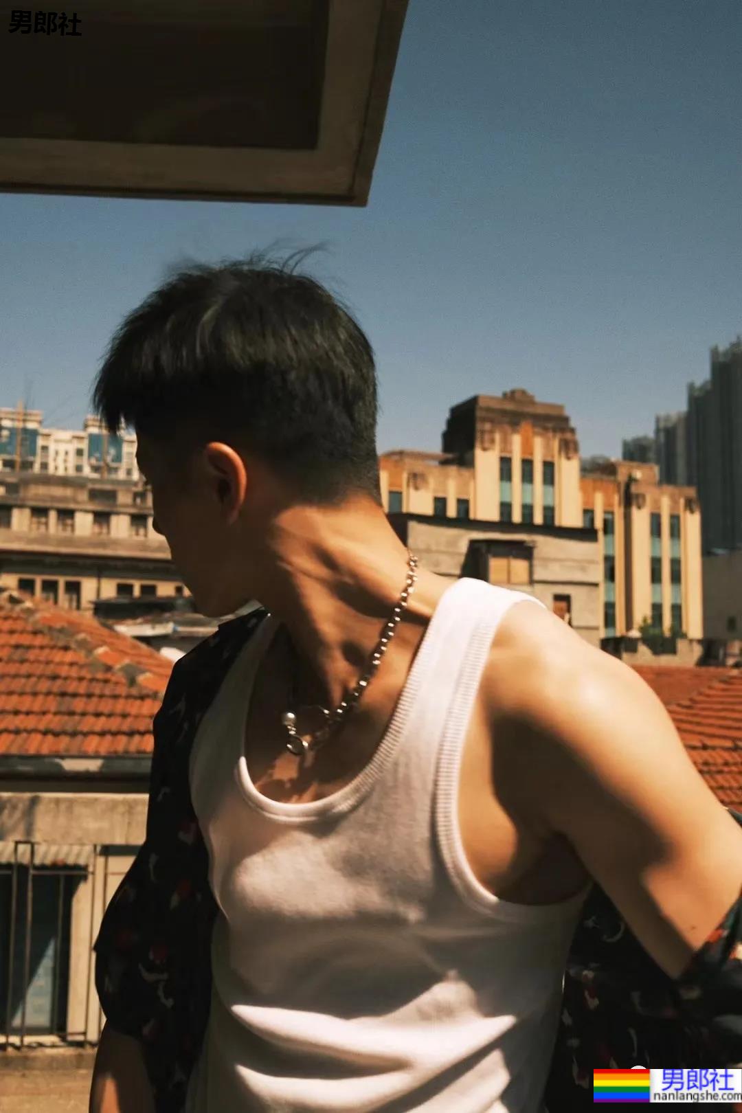 99年武汉小狼狗拍棒球运动大片，这身材太太太A了！ - 51虹马