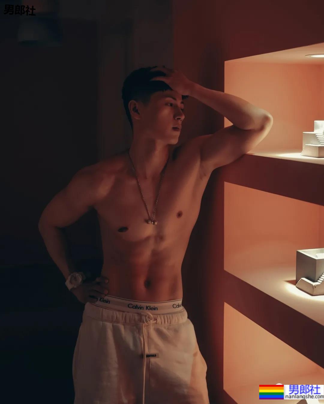 99年武汉小狼狗拍棒球运动大片，这身材太太太A了！ - 51虹马