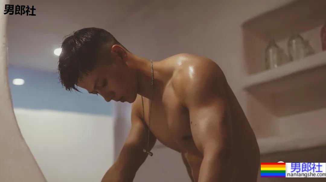 99年武汉小狼狗拍棒球运动大片，这身材太太太A了！ - 51虹马