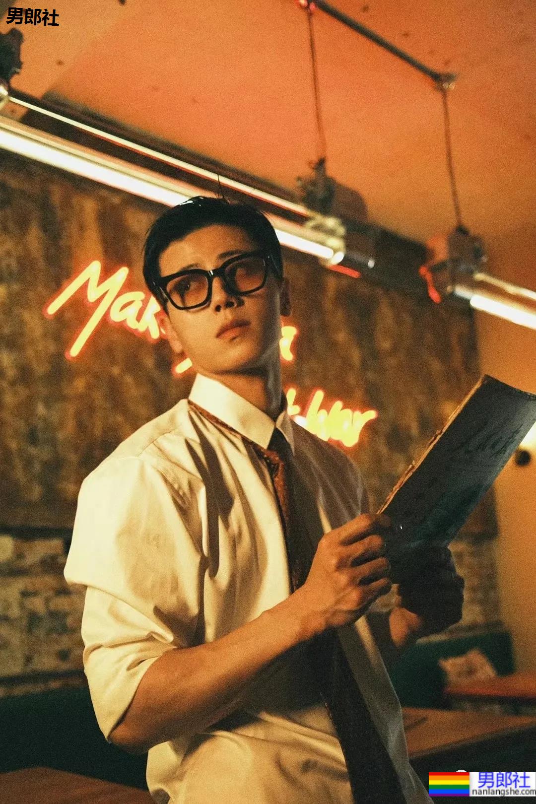 99年武汉小狼狗拍棒球运动大片，这身材太太太A了！ - 51虹马