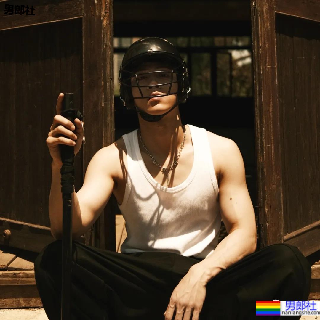 99年武汉小狼狗拍棒球运动大片，这身材太太太A了！ - 51虹马