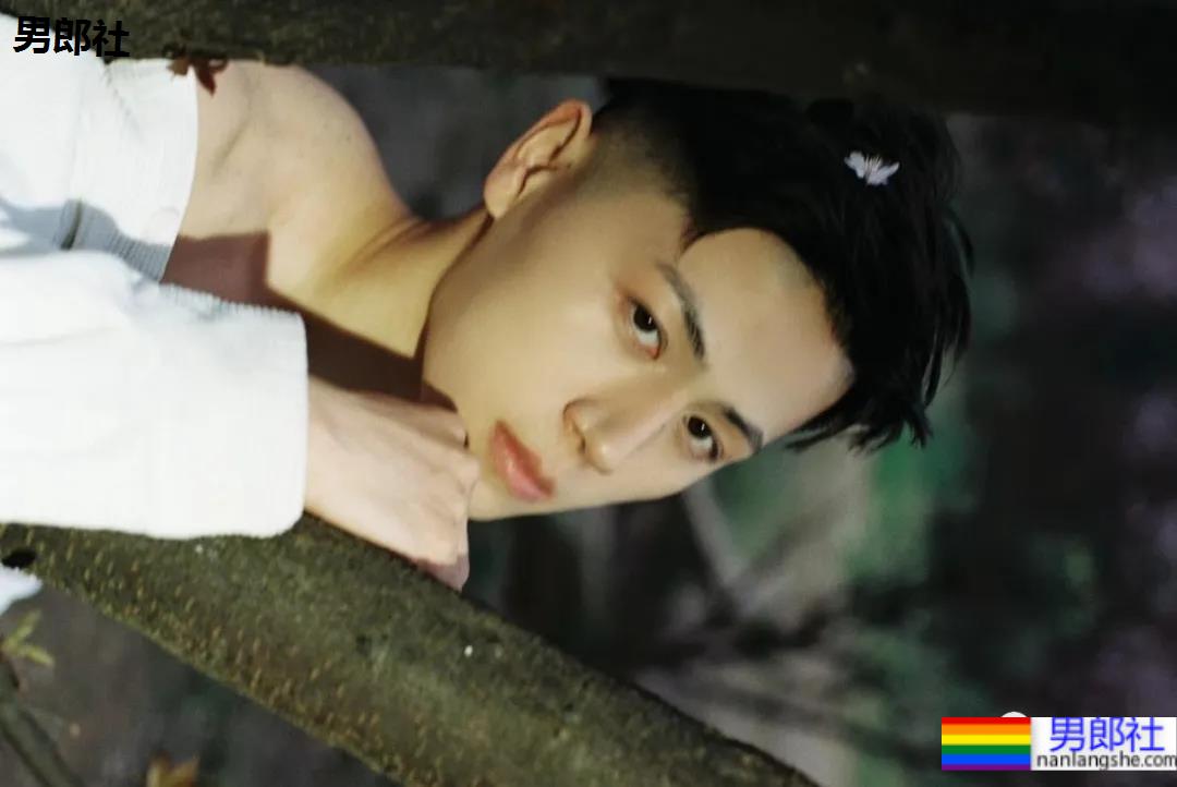 99年武汉小狼狗拍棒球运动大片，这身材太太太A了！ - 51虹马