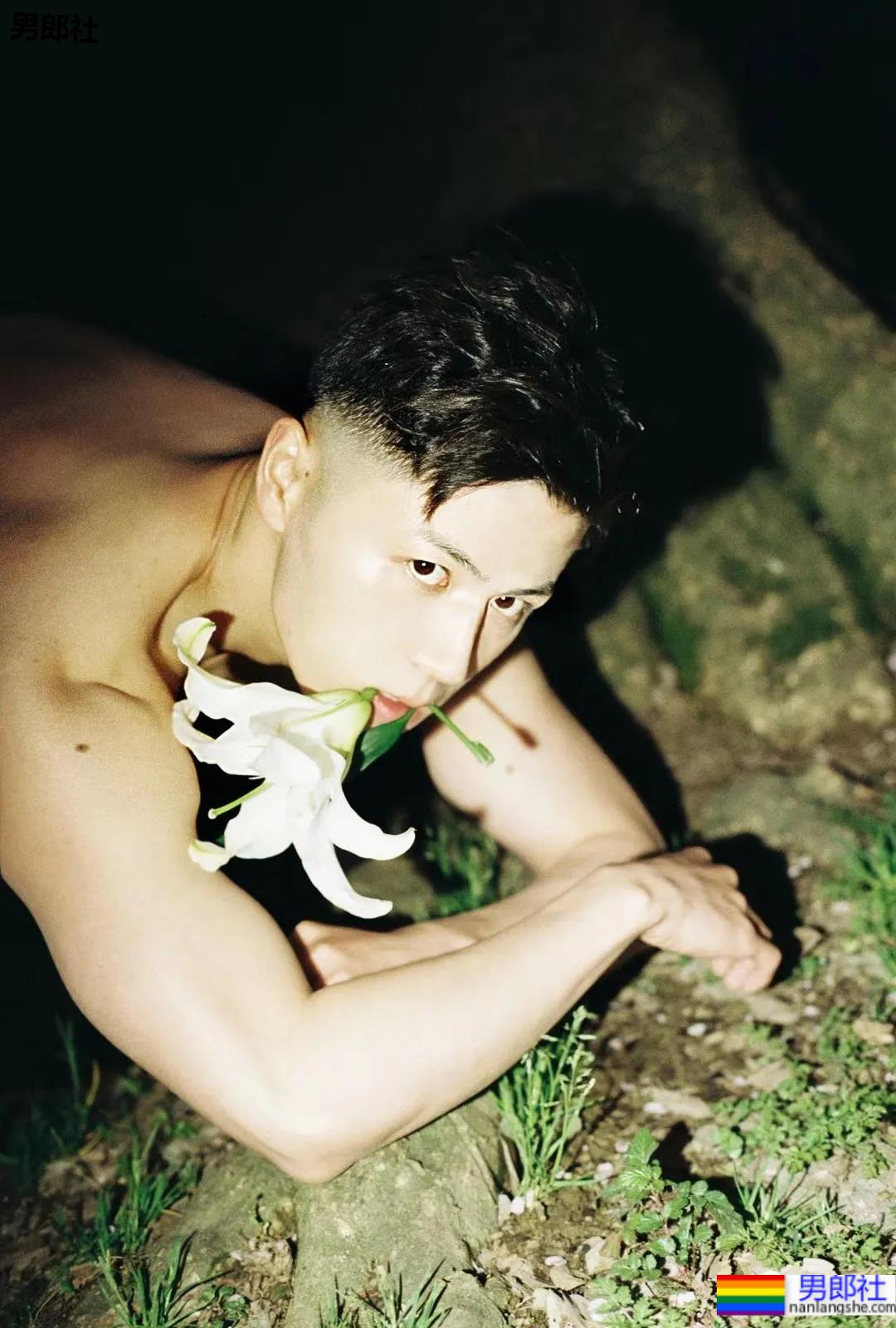 99年武汉小狼狗拍棒球运动大片，这身材太太太A了！ - 51虹马