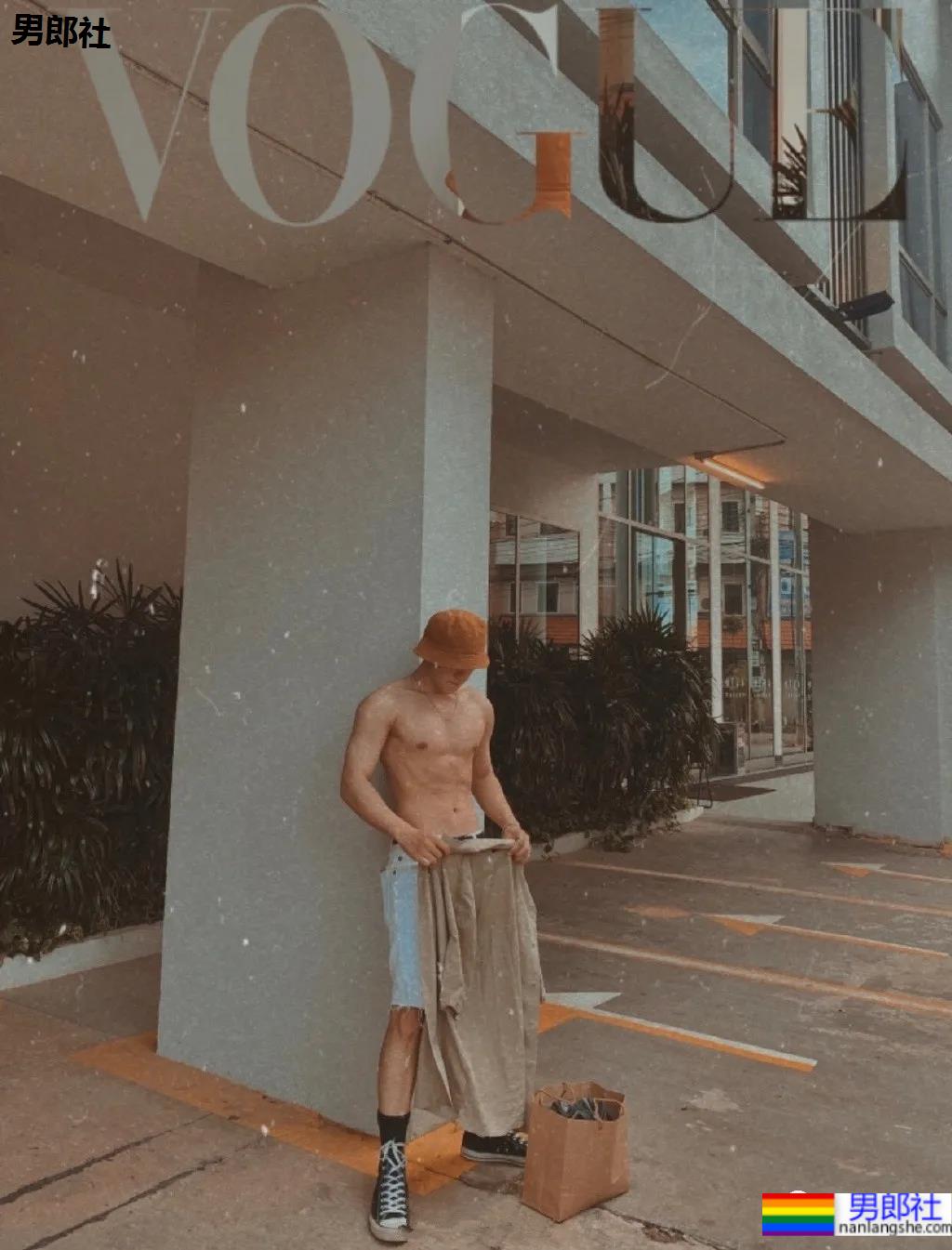 网红小鲜肉摄影师得了撩衣炫腹强迫症,成片竟比体育生还欲! - 51虹马 网红小鲜肉摄影师得了撩衣炫腹强迫症,成片竟比体育生还欲! - 51虹马