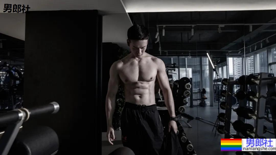 筋肉体育生的线条,可以做你的屏保吗! - 51虹马 筋肉体育生的线条,可以做你的屏保吗! - 51虹马