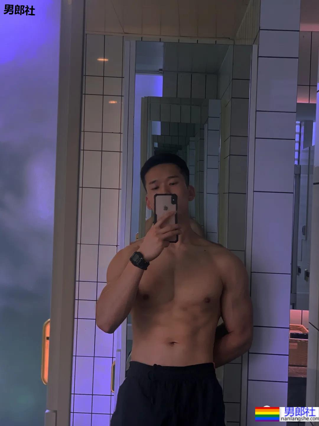 筋肉体育生的线条,可以做你的屏保吗! - 51虹马 筋肉体育生的线条,可以做你的屏保吗! - 51虹马