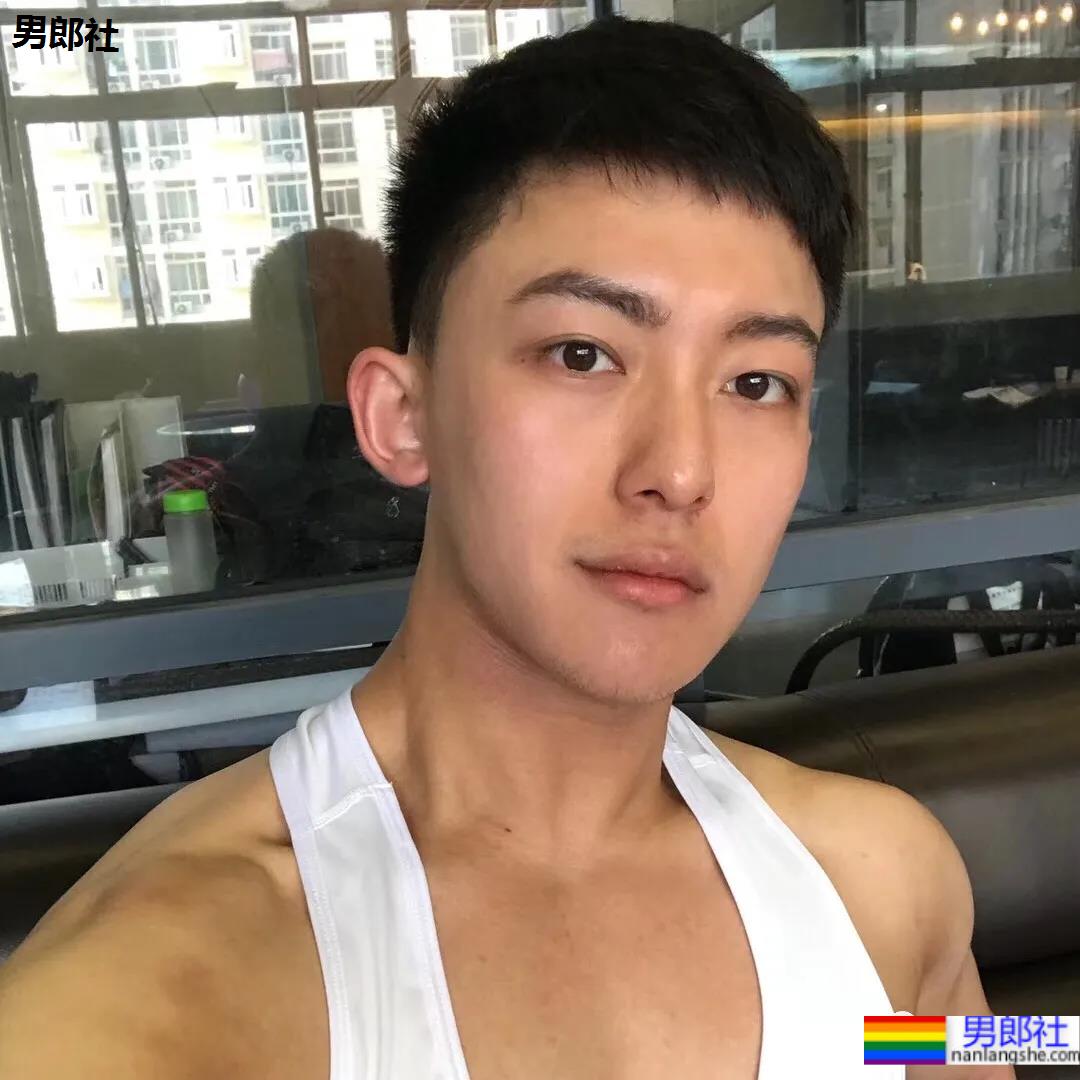 被央视校招的奶帅小哥，这是你的第几任男友？ - 51虹马