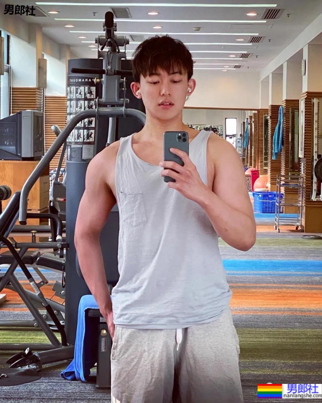 被央视校招的奶帅小哥，这是你的第几任男友？ - 51虹马