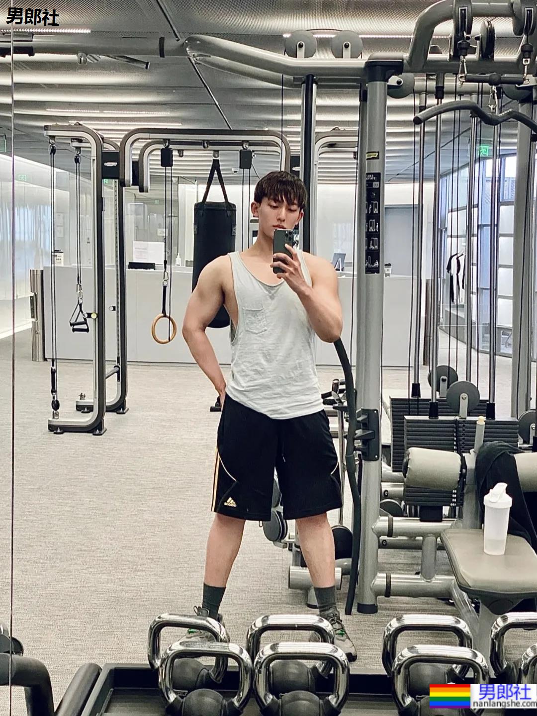 被央视校招的奶帅小哥，这是你的第几任男友？ - 51虹马