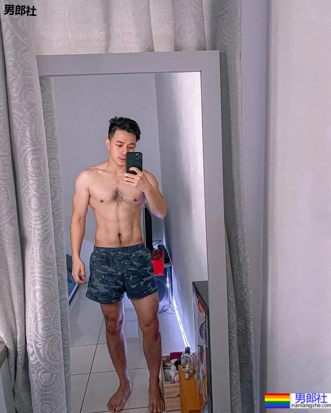 为什么网红帅哥都喜欢剃胸毛？ - 51虹马