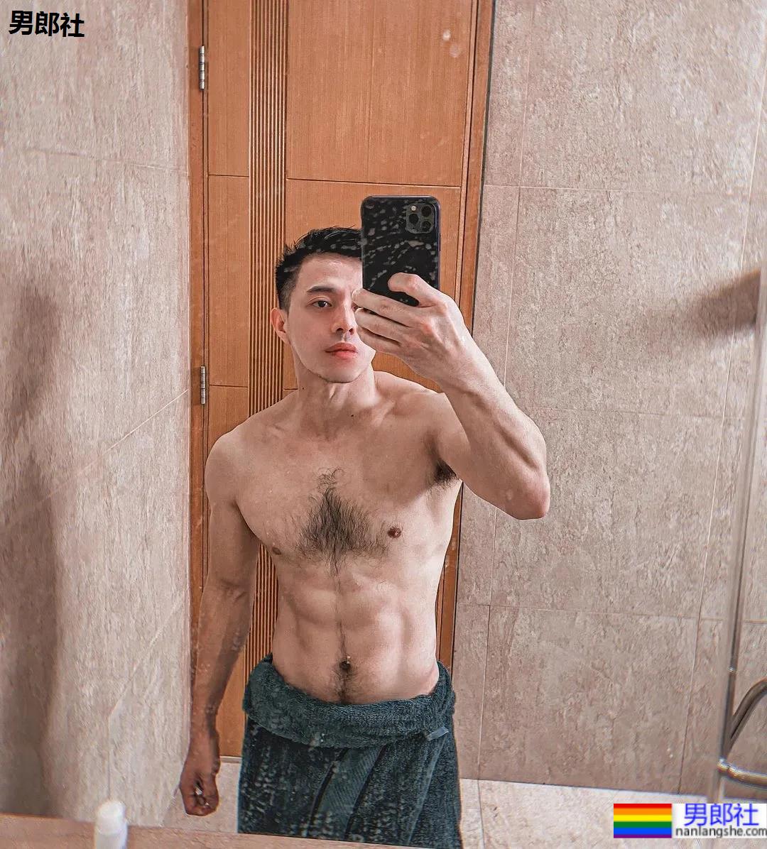 为什么网红帅哥都喜欢剃胸毛？ - 51虹马