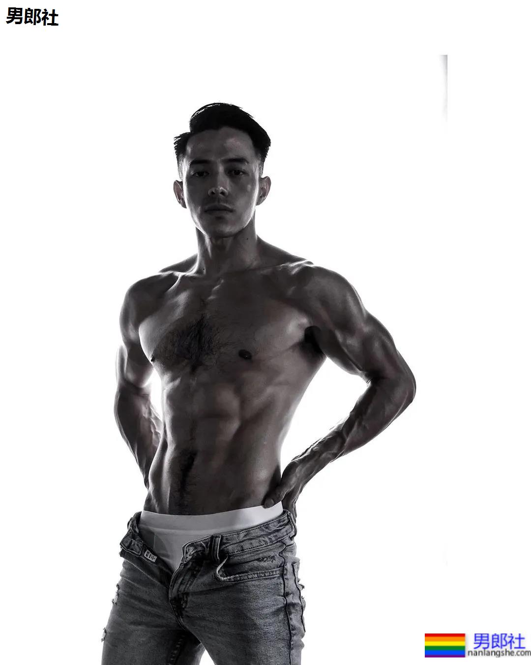 为什么网红帅哥都喜欢剃胸毛？ - 51虹马