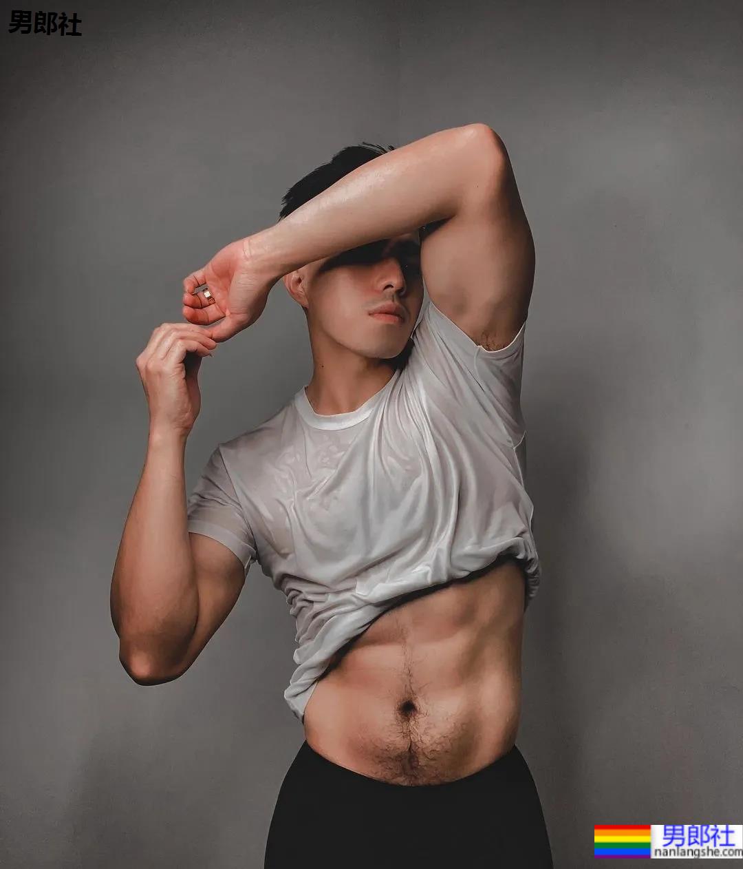 为什么网红帅哥都喜欢剃胸毛？ - 51虹马