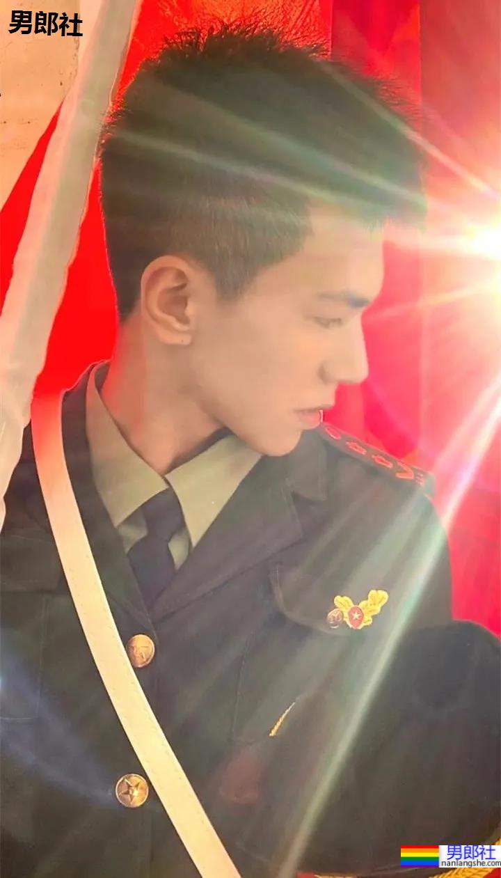 制服系侧颜少年火了,清爽干净的样子让我疯狂心动! - 51虹马 制服系侧颜少年火了,清爽干净的样子让我疯狂心动! - 51虹马