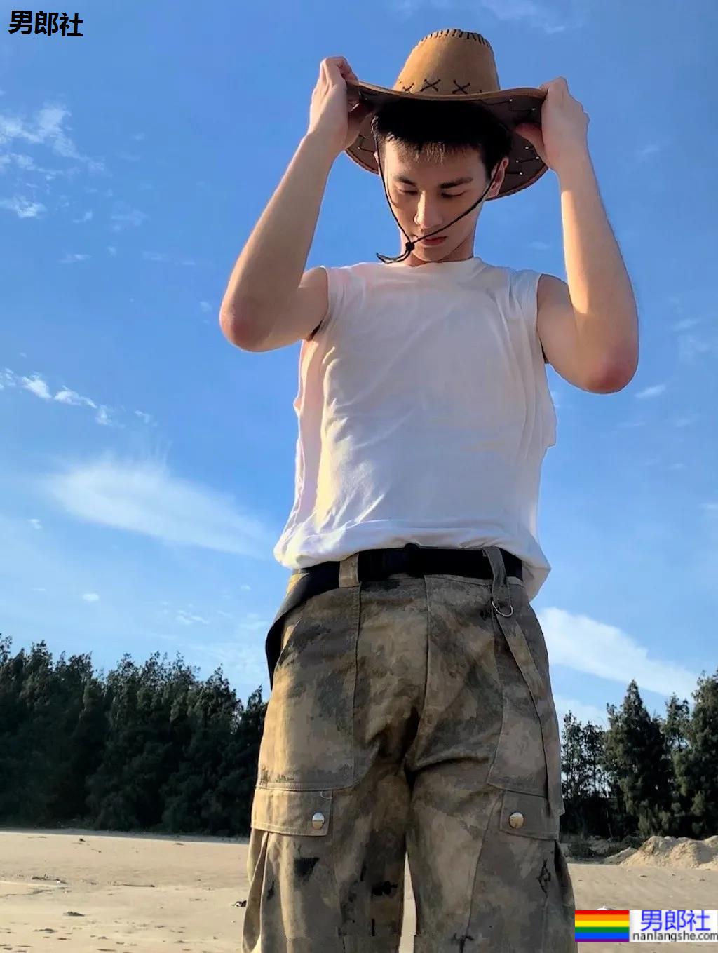 制服系侧颜少年火了,清爽干净的样子让我疯狂心动! - 51虹马 制服系侧颜少年火了,清爽干净的样子让我疯狂心动! - 51虹马