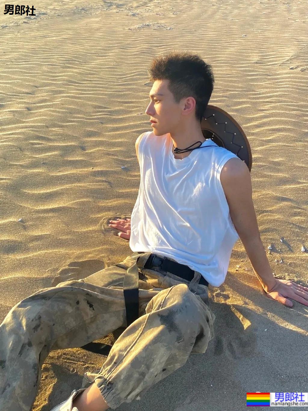 制服系侧颜少年火了,清爽干净的样子让我疯狂心动! - 51虹马 制服系侧颜少年火了,清爽干净的样子让我疯狂心动! - 51虹马