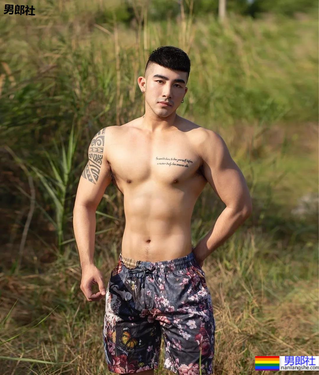 大瓜！Gay圈网红卖淫被抓！ - 51虹马