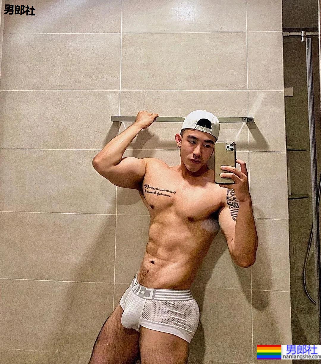 大瓜！Gay圈网红卖淫被抓！ - 51虹马