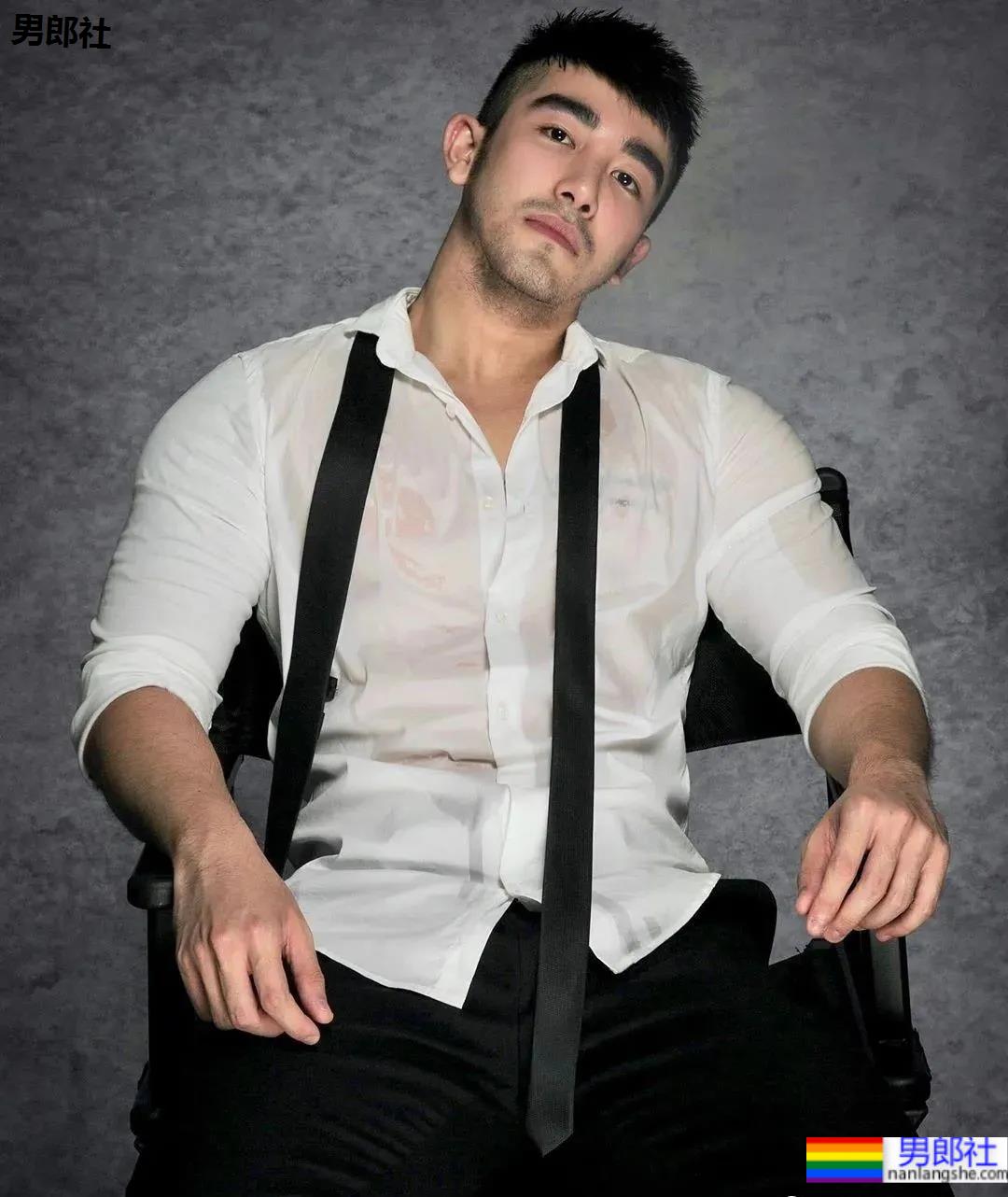 大瓜！Gay圈网红卖淫被抓！ - 51虹马