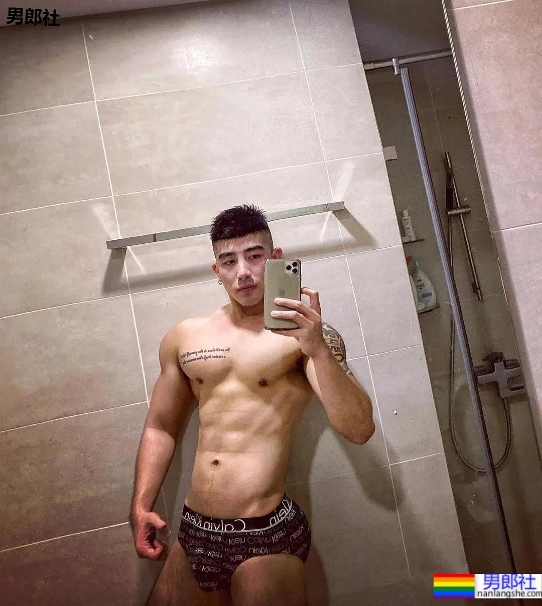 大瓜！Gay圈网红卖淫被抓！ - 51虹马