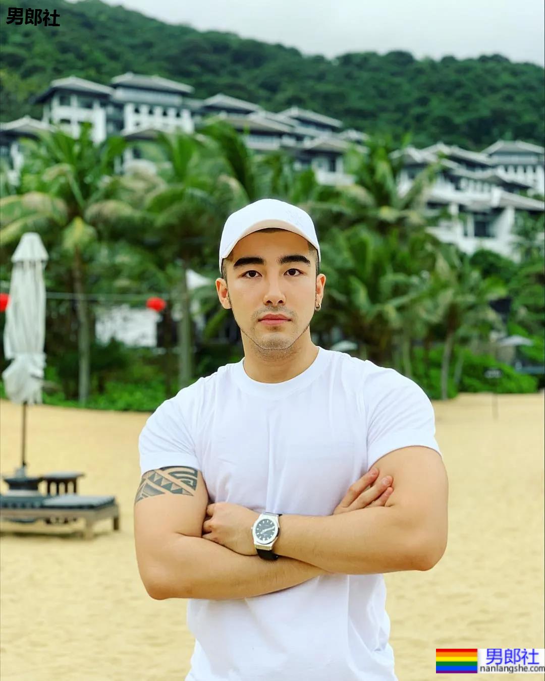 大瓜！Gay圈网红卖淫被抓！ - 51虹马