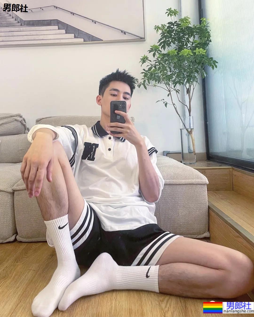 没有背心和短裤，算什么体育生的夏天！ - 51虹马