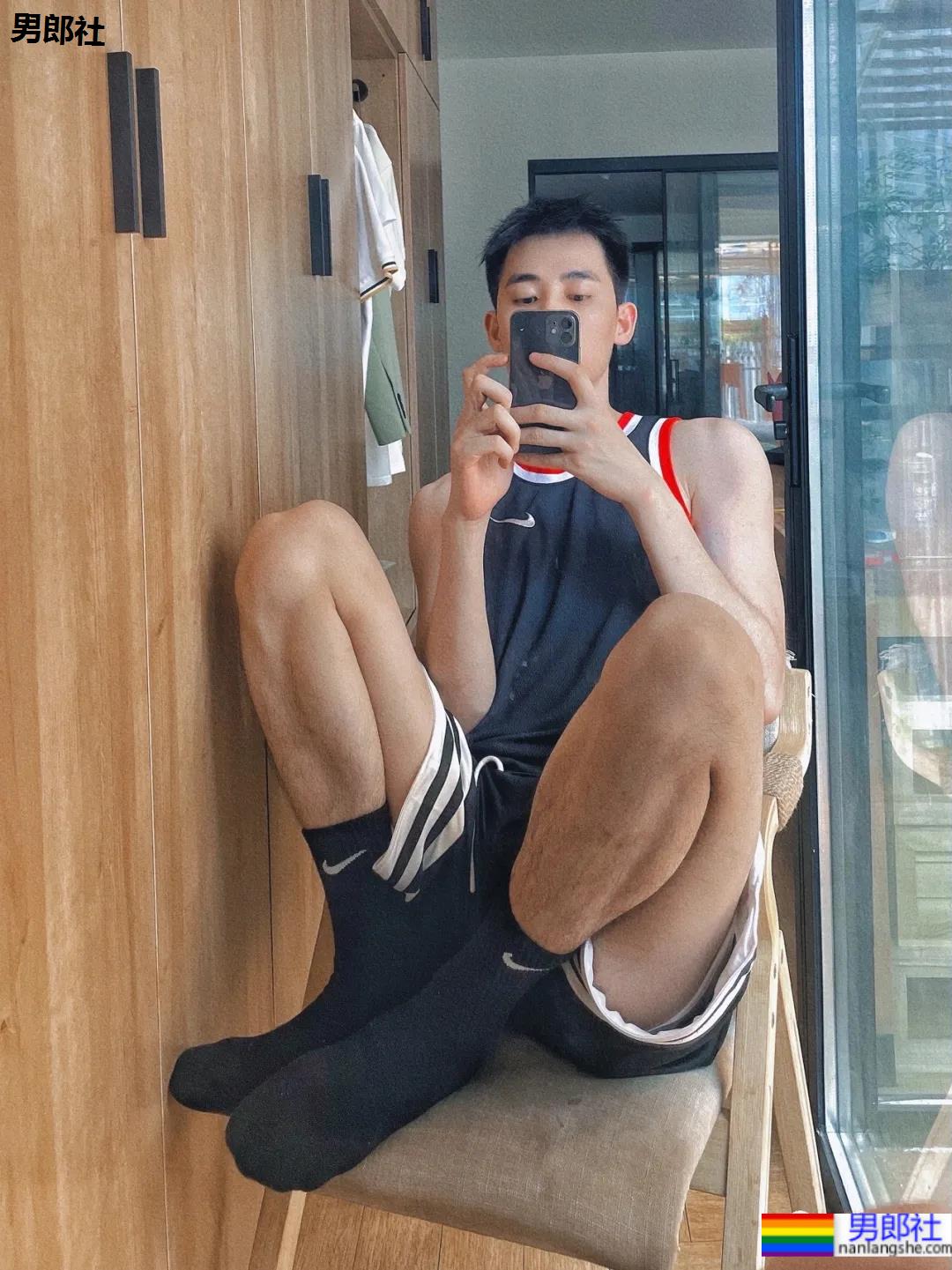 没有背心和短裤，算什么体育生的夏天！ - 51虹马