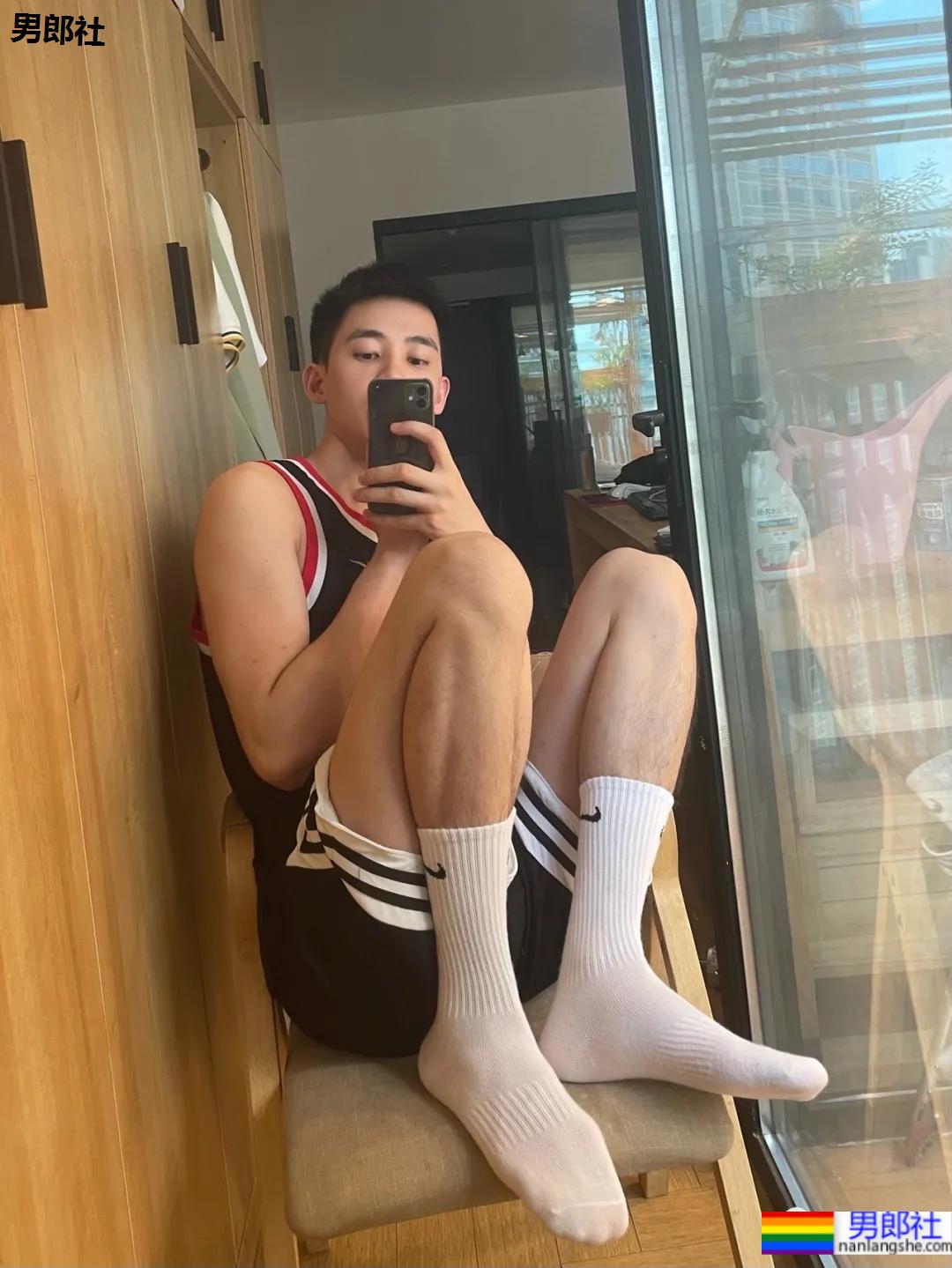 没有背心和短裤，算什么体育生的夏天！ - 51虹马