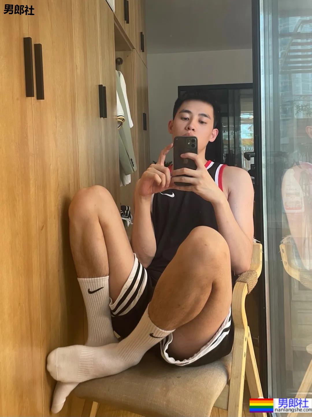 没有背心和短裤，算什么体育生的夏天！ - 51虹马