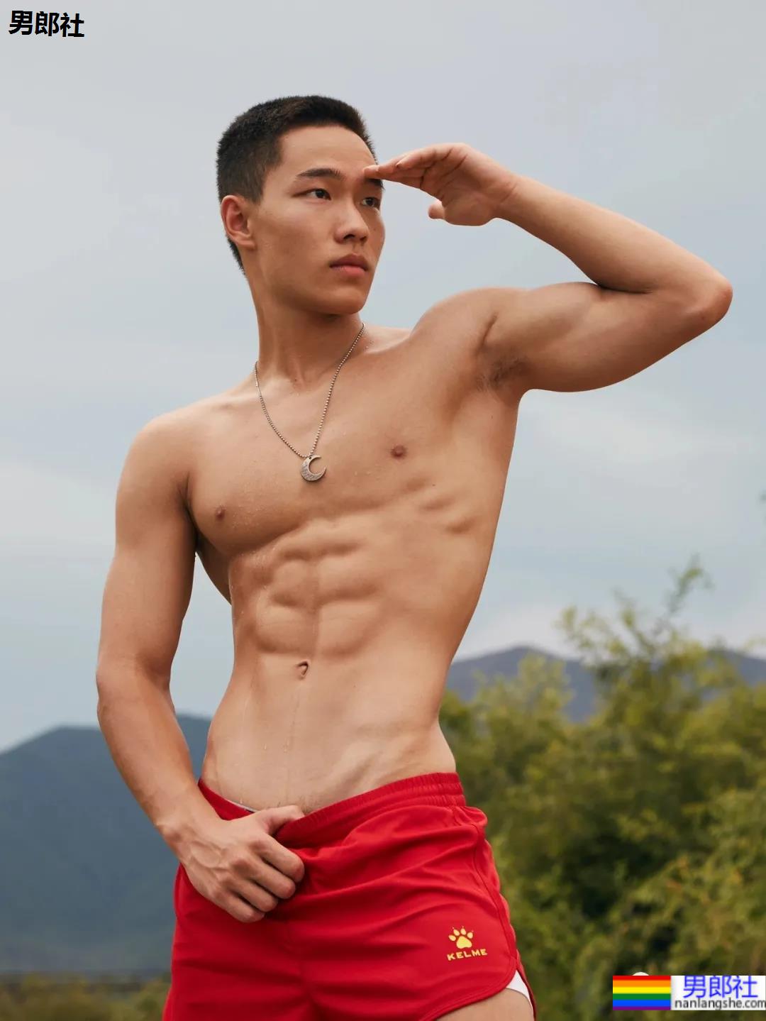 18岁寸头体育生遇上摄影师,长腿腹肌好身材藏不住啦! - 51虹马 18岁寸头体育生遇上摄影师,长腿腹肌好身材藏不住啦! - 51虹马