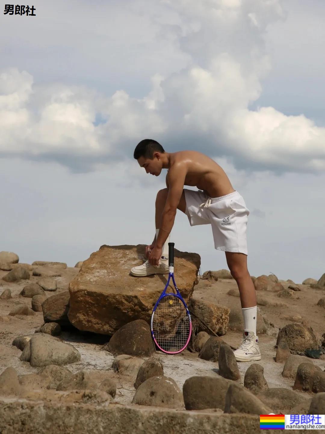 18岁寸头体育生遇上摄影师,长腿腹肌好身材藏不住啦! - 51虹马 18岁寸头体育生遇上摄影师,长腿腹肌好身材藏不住啦! - 51虹马