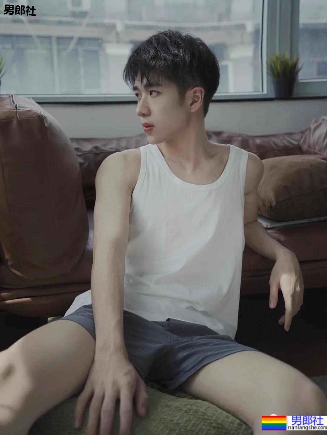 18岁奶帅小鲜肉嫩到发光，这才是真正奶狗弟弟吧? - 51虹马