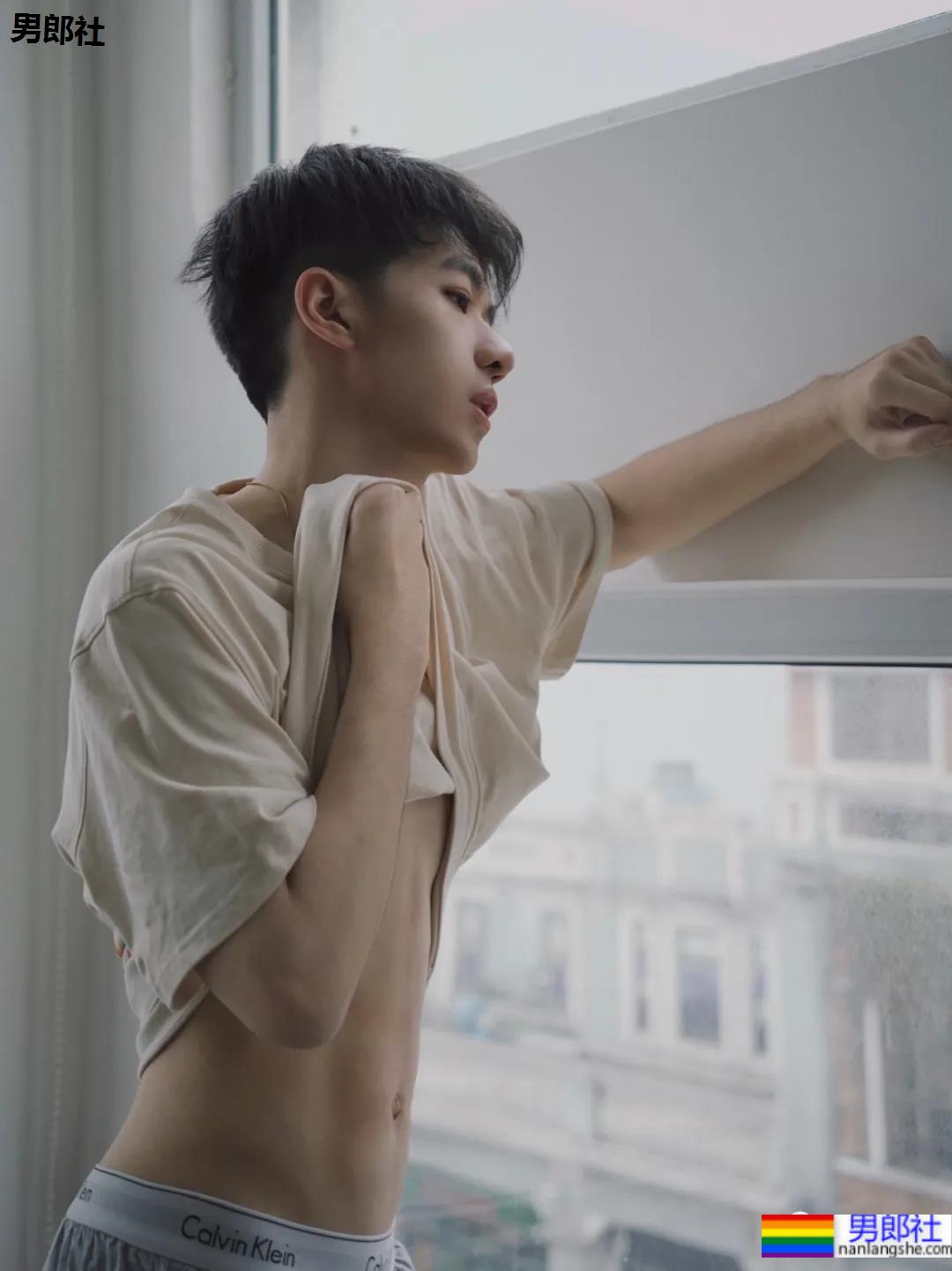 18岁奶帅小鲜肉嫩到发光，这才是真正奶狗弟弟吧? - 51虹马