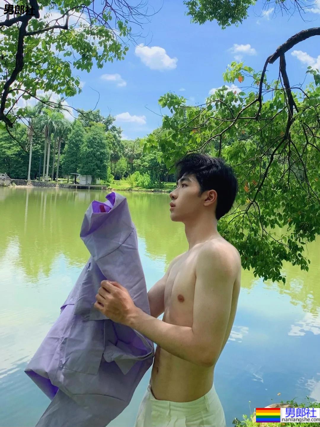 18岁奶帅小鲜肉嫩到发光，这才是真正奶狗弟弟吧? - 51虹马