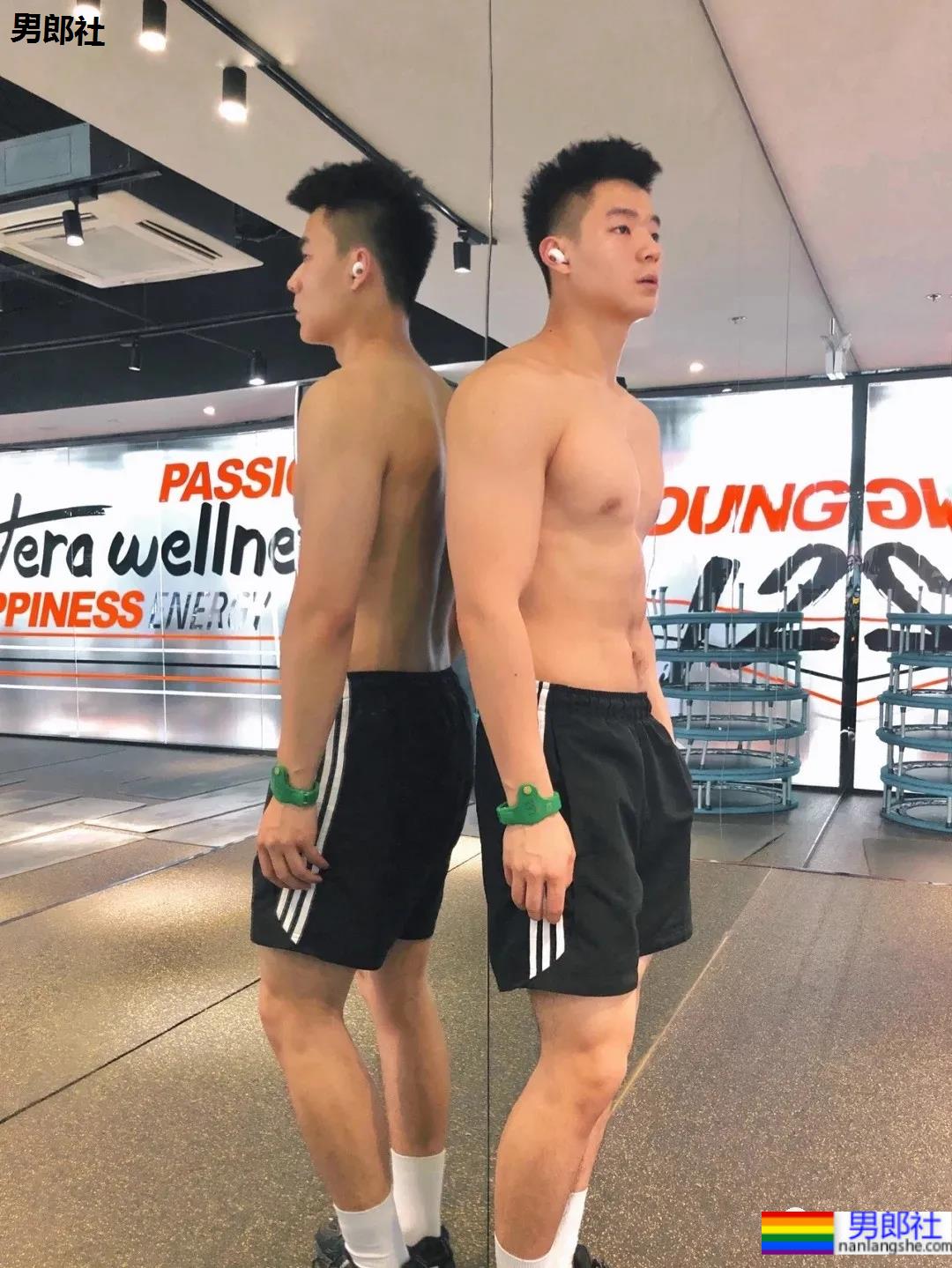 发现一枚白嫩干净的腹肌网红博主，99%网友的沦陷了！ - 51虹马