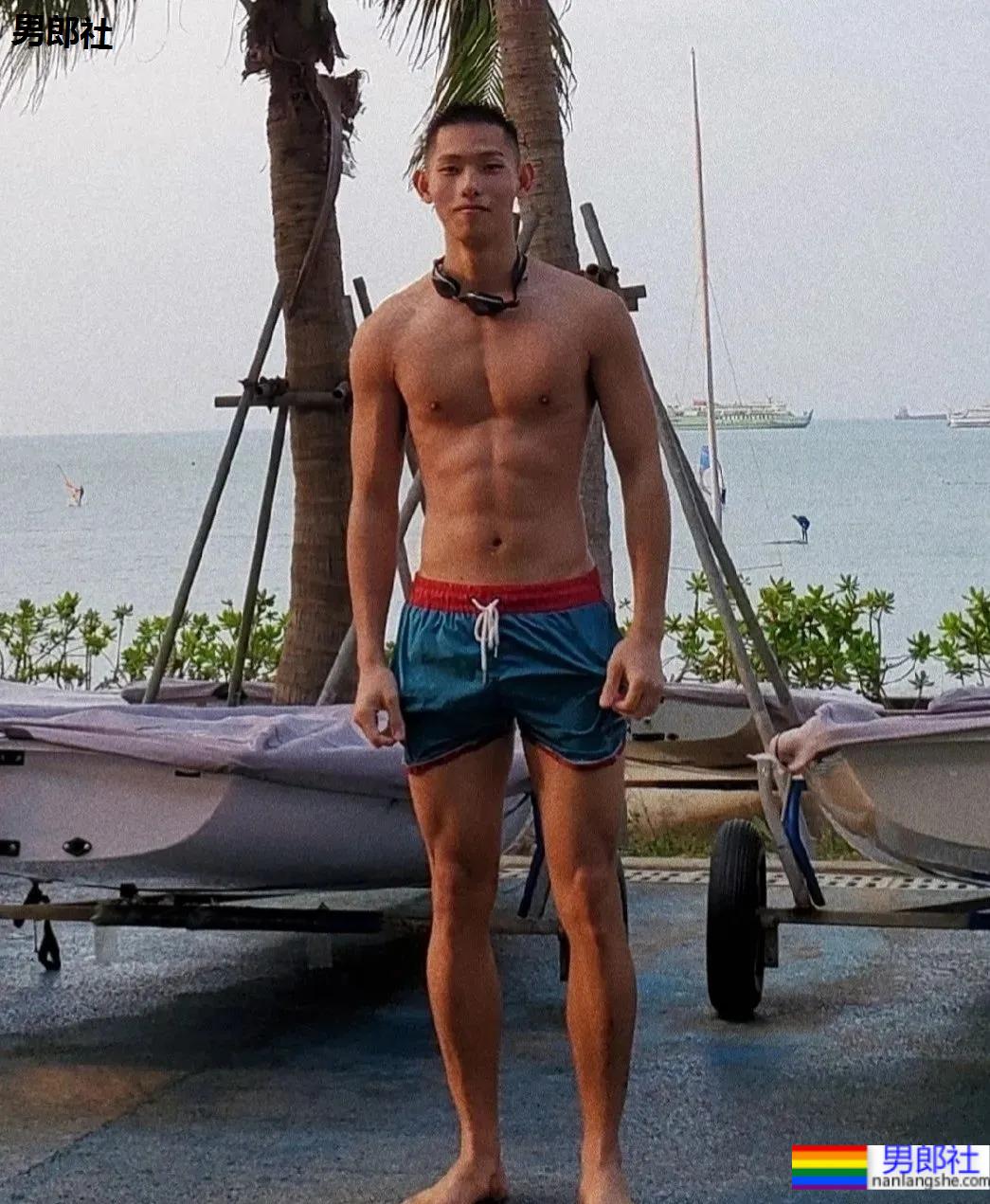 四川寸头腹肌小狼狗,高颜值大长腿太欲了! - 51虹马 四川寸头腹肌小狼狗,高颜值大长腿太欲了! - 51虹马