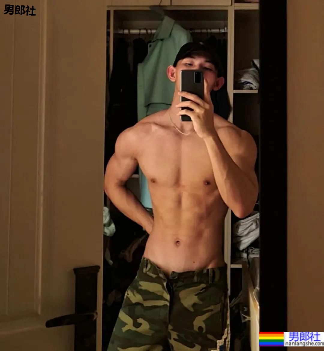 四川寸头腹肌小狼狗,高颜值大长腿太欲了! - 51虹马 四川寸头腹肌小狼狗,高颜值大长腿太欲了! - 51虹马