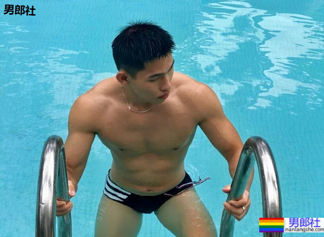 四川寸头腹肌小狼狗,高颜值大长腿太欲了! - 51虹马 四川寸头腹肌小狼狗,高颜值大长腿太欲了! - 51虹马