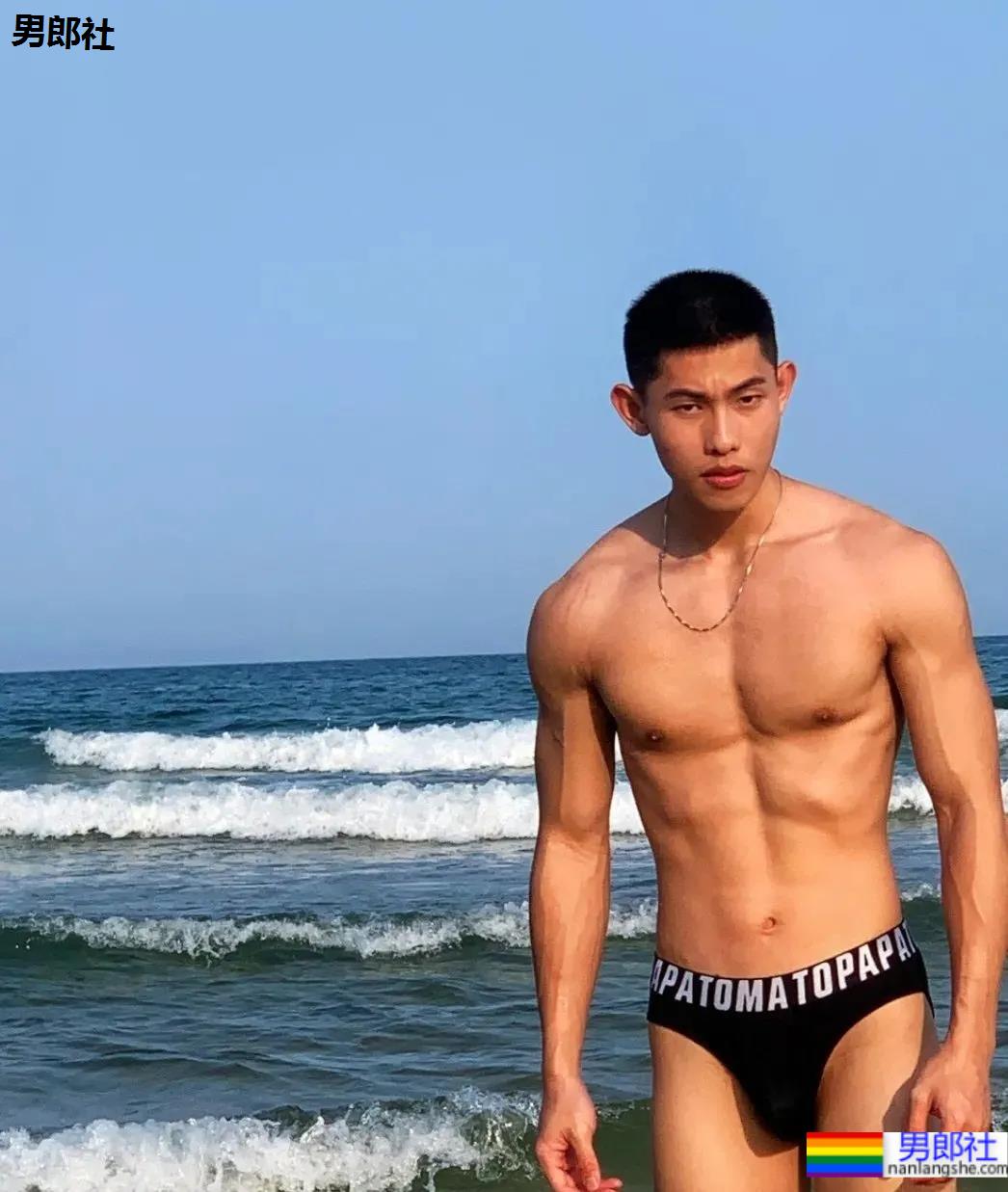 四川寸头腹肌小狼狗,高颜值大长腿太欲了! - 51虹马 四川寸头腹肌小狼狗,高颜值大长腿太欲了! - 51虹马