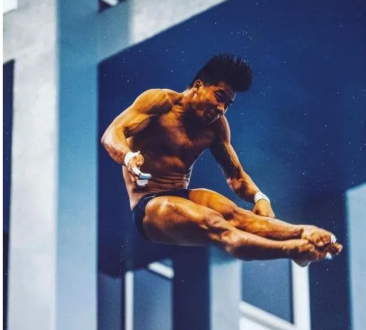 我的爸爸是同志！22岁跳水选手勇闯东奥 - 51虹马